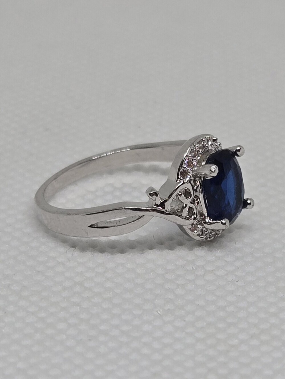 Blue Sapphire Color Halo Ring Silver Tone Filigree Statement Jewelry - Picture 11 of 13